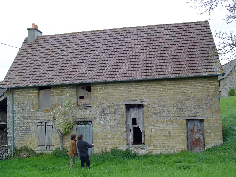 025 20050417 RAISED GRANGE La Rairie S-M-O-L 02.jpg -                                